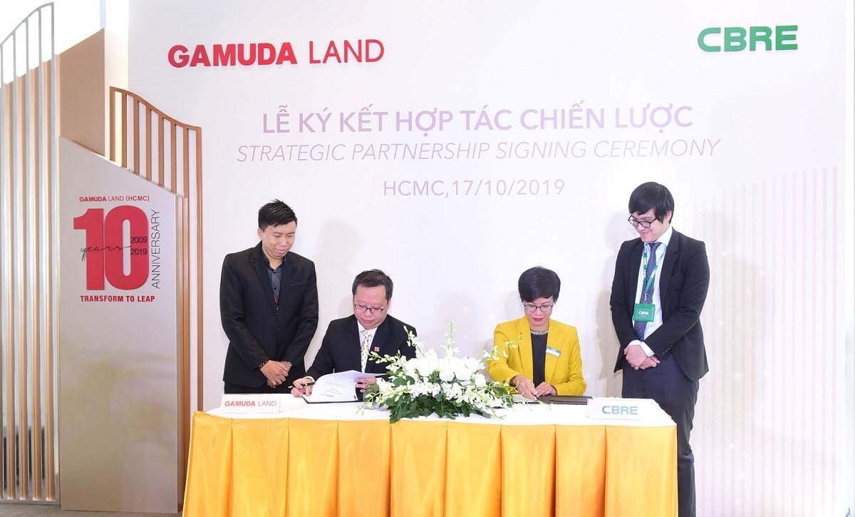 CBRE Chính Thức Là Đơn Vị Quản Lý Vận Hành Khu Căn Hộ Cao Cấp Emerald – Khu Đô Thị Celadon City CBRE Chính Thức Là Đơn Vị Quản Lý Vận Hành Khu Căn Hộ Cao Cấp Emerald – Khu Đô Thị Celadon City